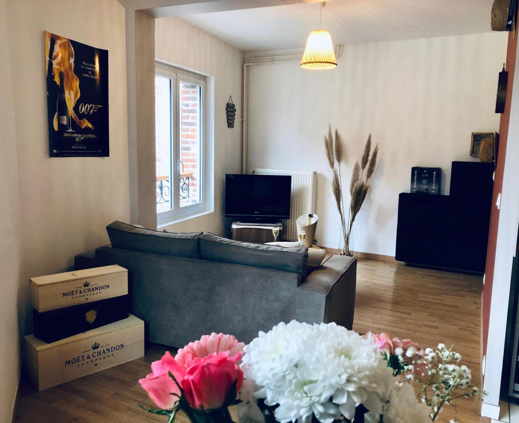 Logement Centre Ville D'Epernay Avec Parking Prive Экстерьер фото